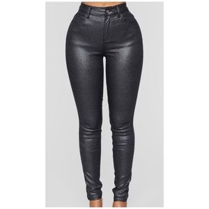 Fashion Nova Jeans. Never worn. No refunds.